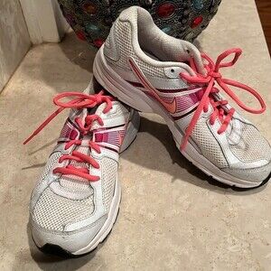 Nike Dart 10 580428-100 sneaker size 7.5